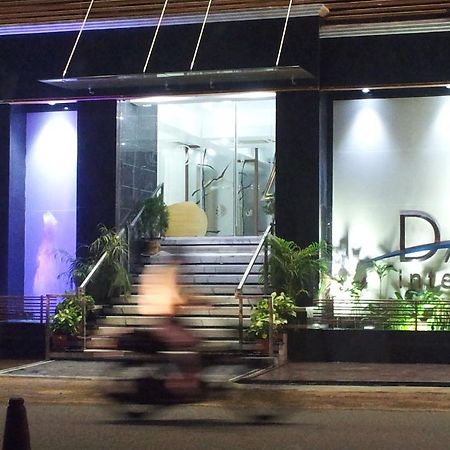 Hotel Dayal International, 贾姆谢德布尔 外观 照片