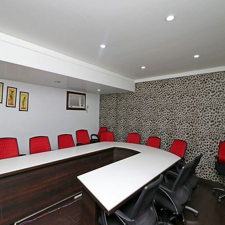 Hotel Dayal International, 贾姆谢德布尔 外观 照片